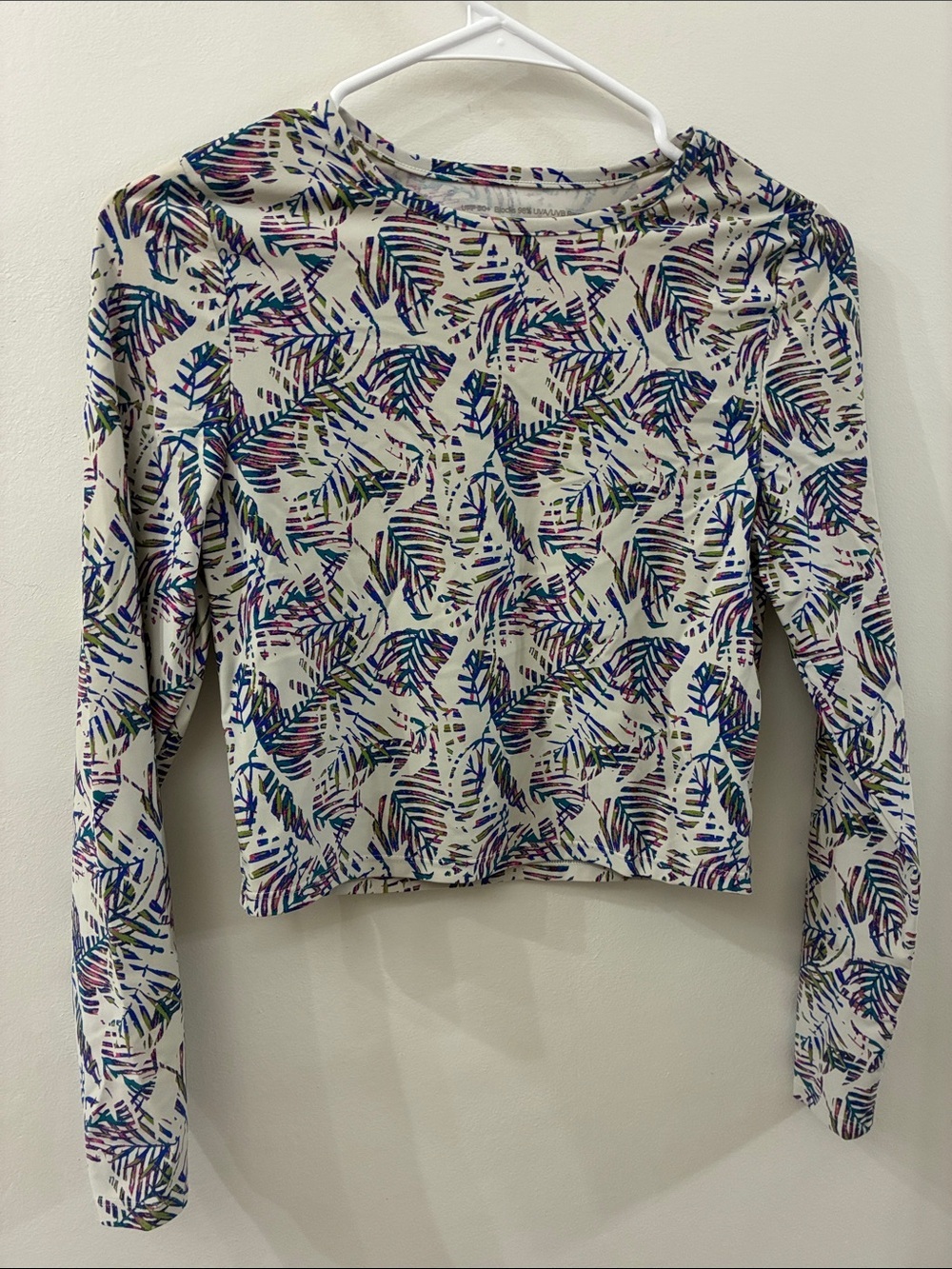 Coolibar Women’s Long Sleeve Crewneck rash guard — XS - tropical print